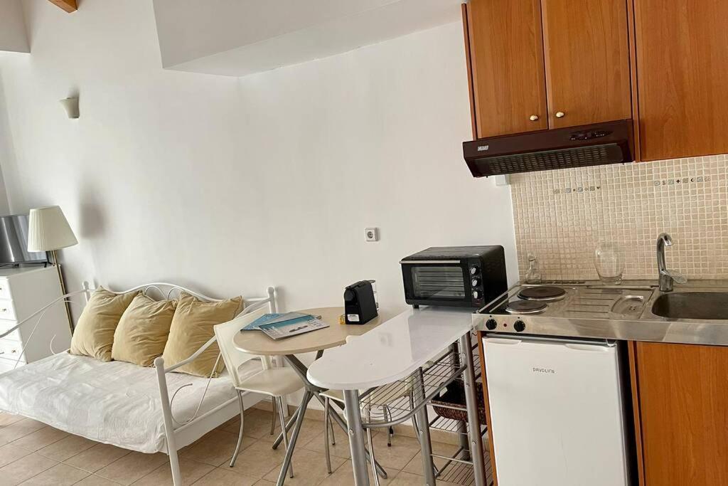 Studio Stay White Room 칼라마타 외부 사진